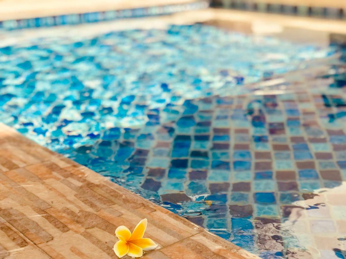 Отель Familytel Bali Kuta Selatan Экстерьер фото